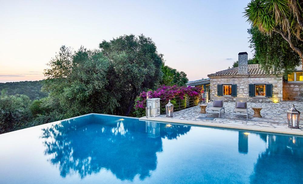 Villa Ioli- Beachfront Luxury Residence Igoumenítsa Extérieur photo