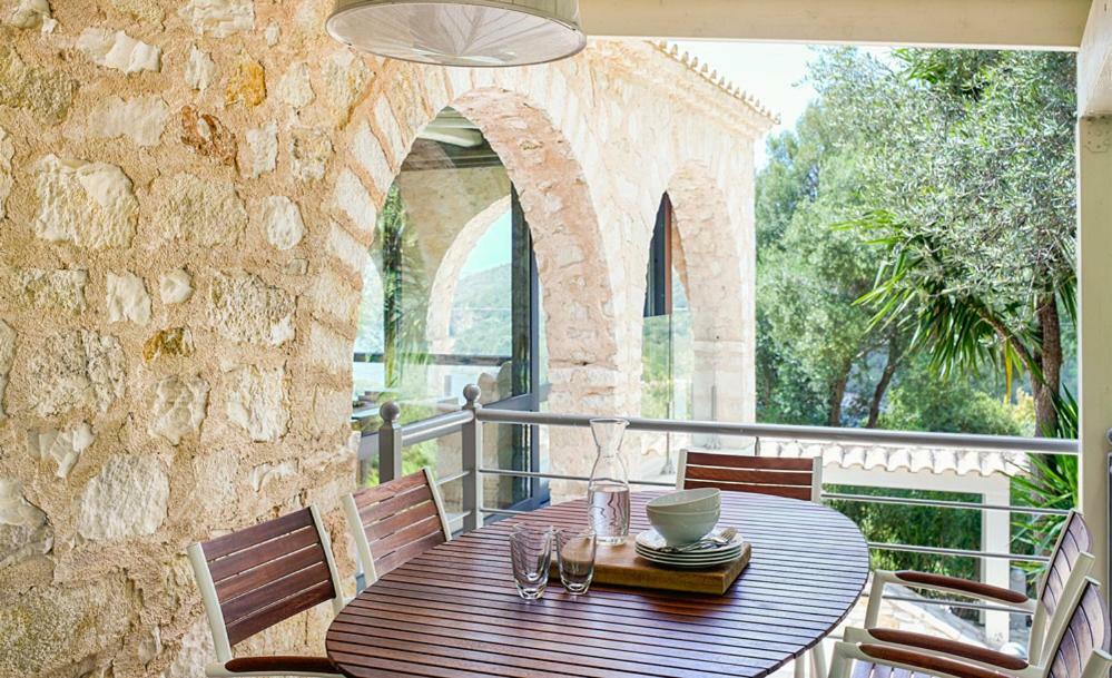 Villa Ioli- Beachfront Luxury Residence Igoumenítsa Extérieur photo