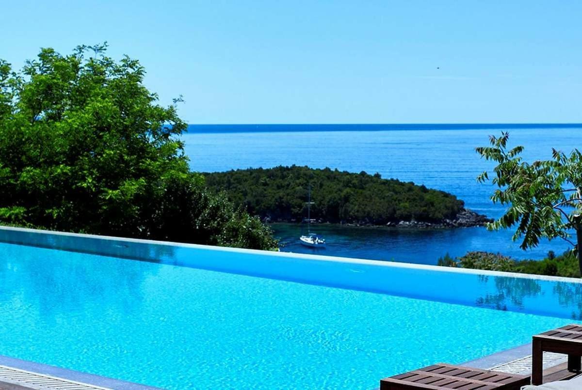 Villa Ioli- Beachfront Luxury Residence Igoumenítsa Extérieur photo